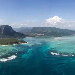 Atemberaubende Unterwasserwasserfälle vor der Küste von Mauritius, ein unvergessliches Erlebnis für jeden Safari-Liebhaber.