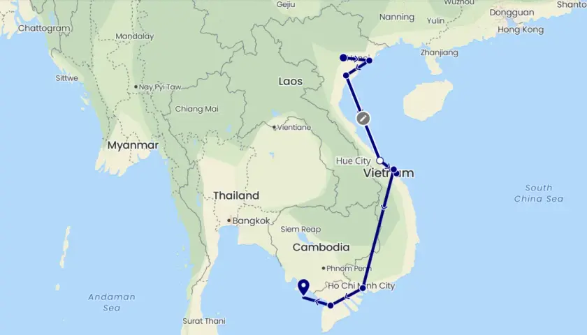 Karte von Vietnam mit markierter Route von Hanoi nach Ho-Chi-Minh-Stadt. Impfungen Vietnam sind für diese Reise wichtig.
