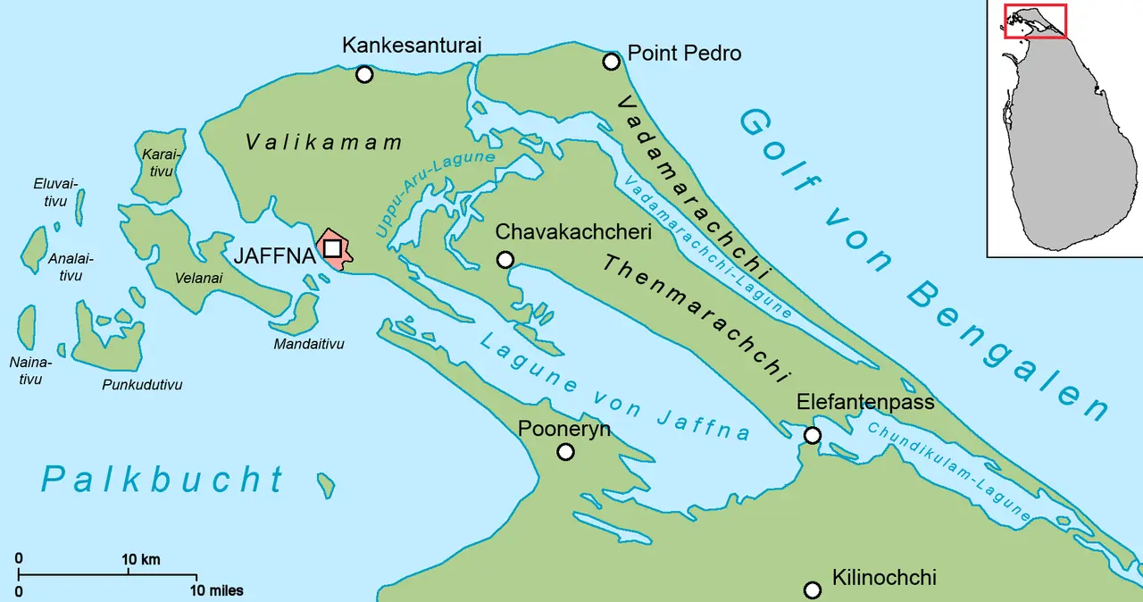 Karte der Region Jaffna, Sri Lanka, mit Städten wie Jaffna, Point Pedro und Kilinochchi, umgeben von Lagunen und dem Golf von Bengalen.